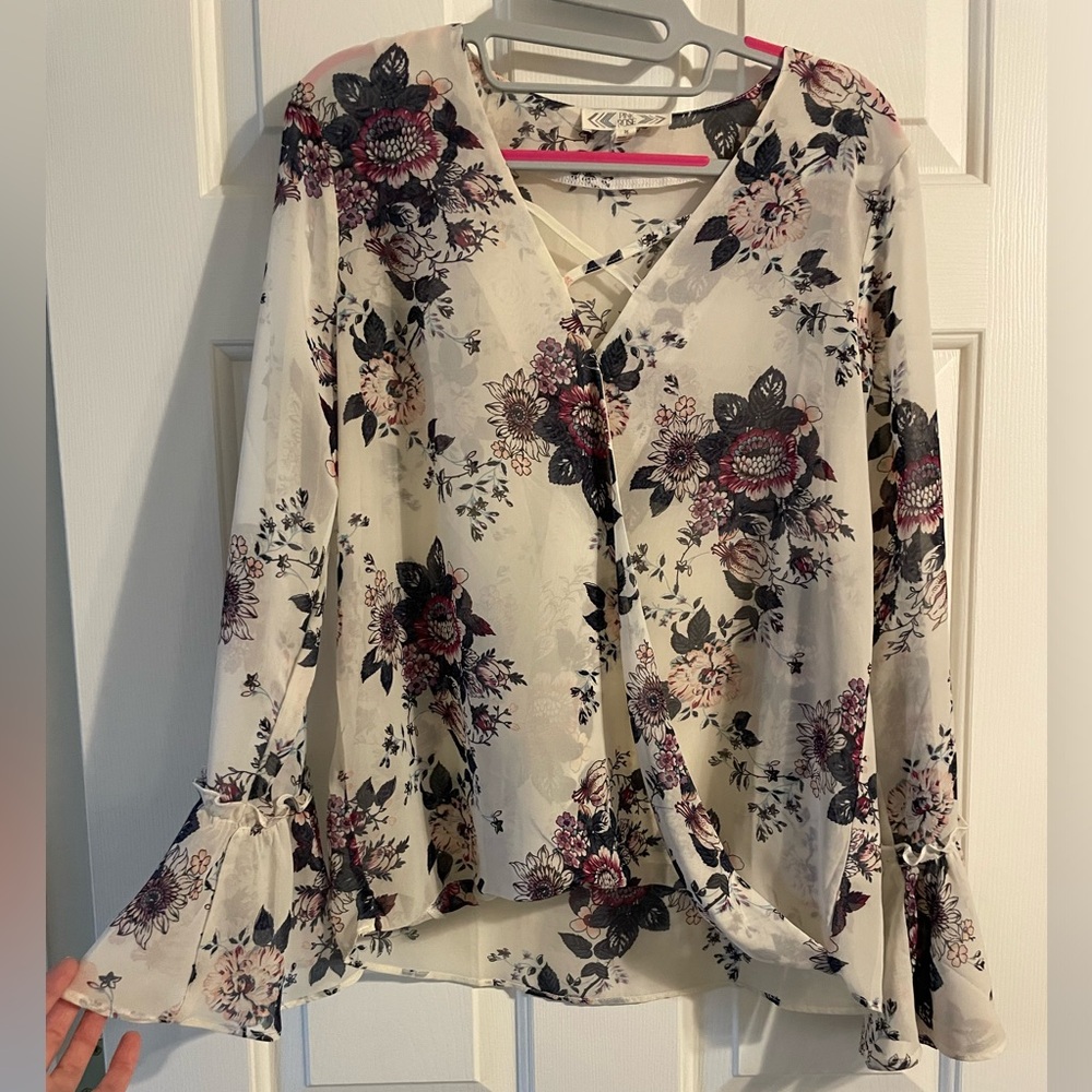 Lightweight blouse. I’m a size 6 and 5’4”.